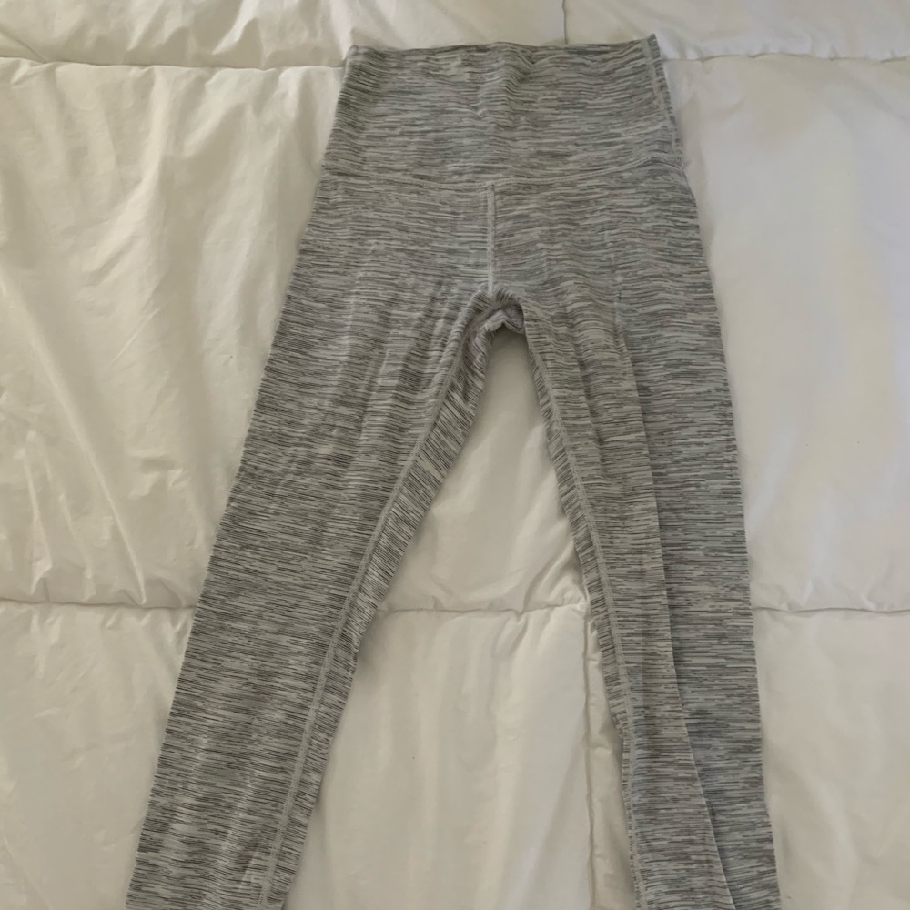 Lululemon size 4 space dye leggings